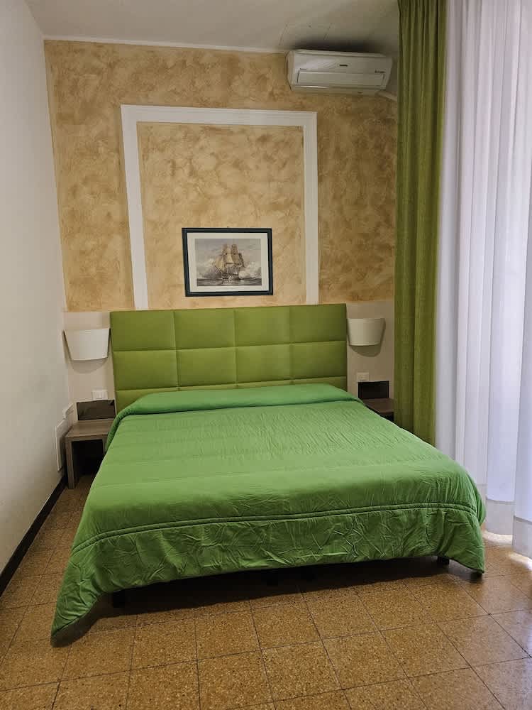 HOTEL ETNEA ROYAL SUITEs 1