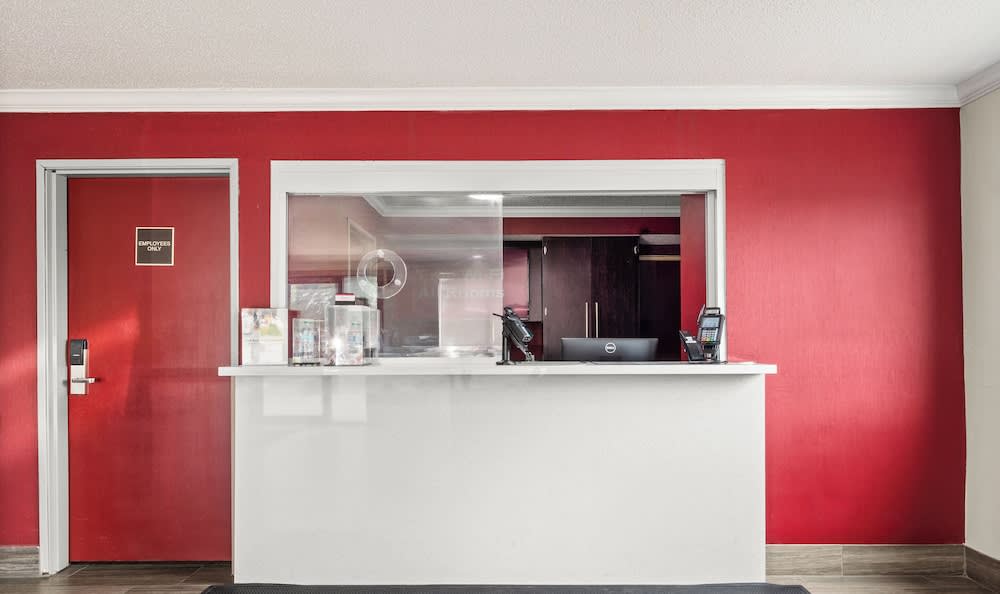 Red Roof Inn PLUS Belleville 2