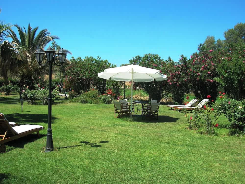 Villa Fleria Seaside Studios & Apts 1