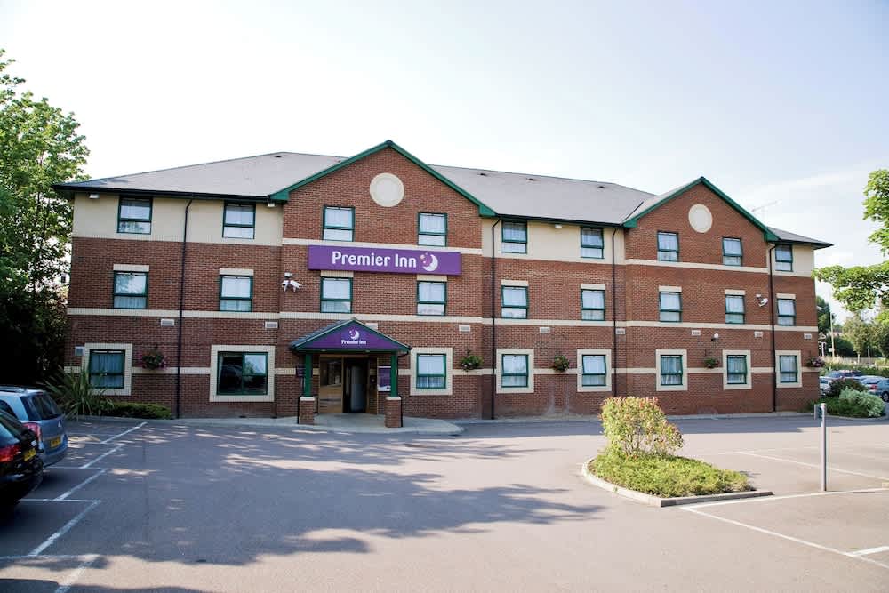 Premier Inn Watford Central 1