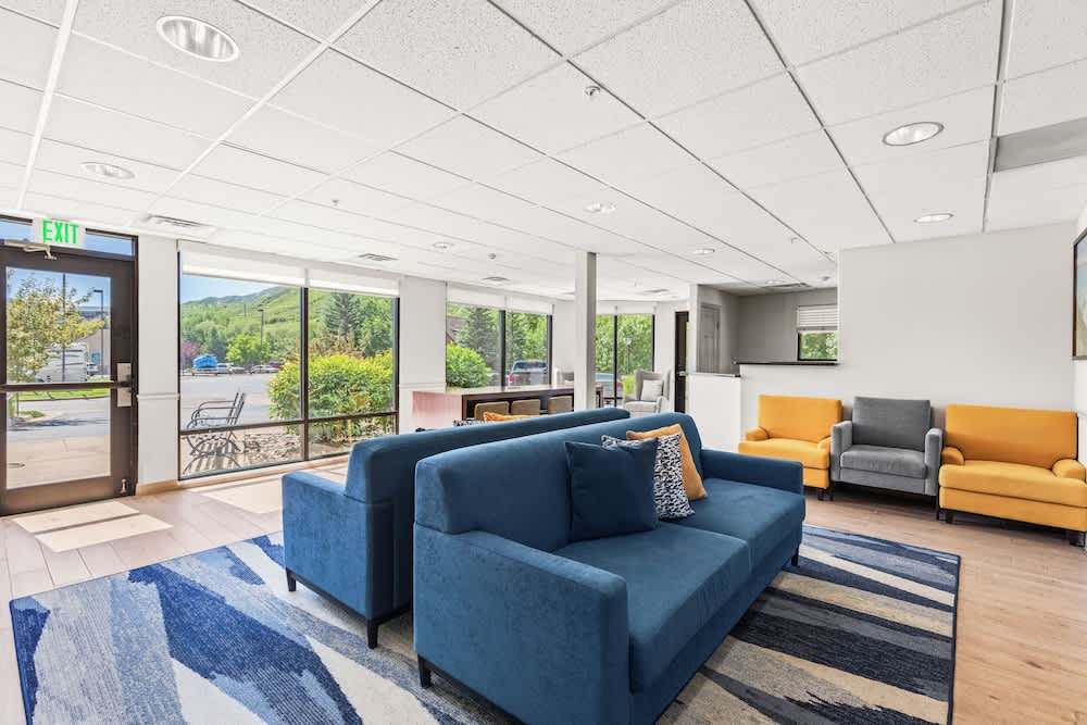 Comfort Inn & Suites Glenwood Springs On The River 5