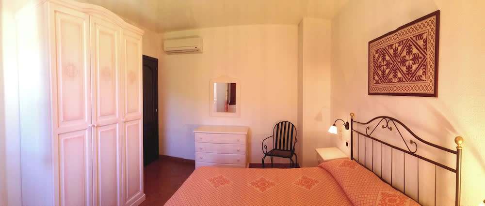 ISA-Residence with private beach in Marinella 3