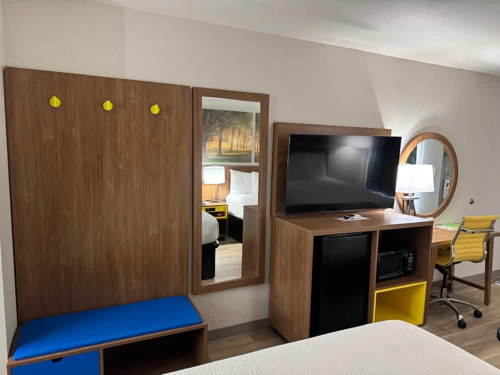 Days Inn by Wyndham Clanton AL 2