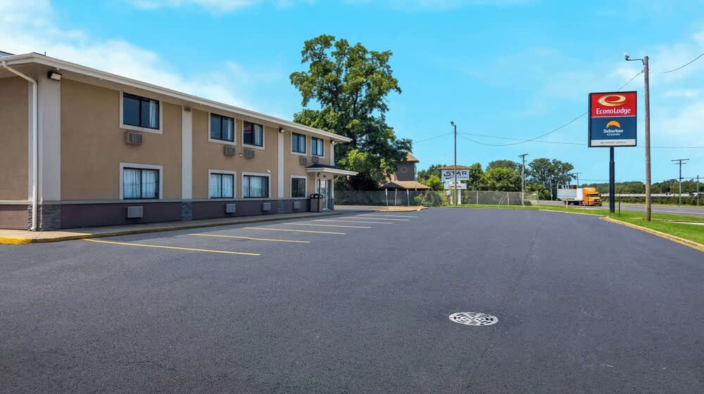 Econo Lodge Portage 1
