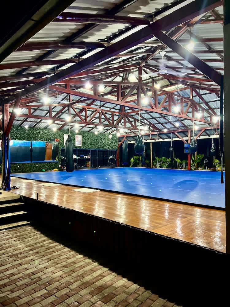 Jungles Edge Hotel, Jiu Jitsu, Muay Thai Retreat Center 1