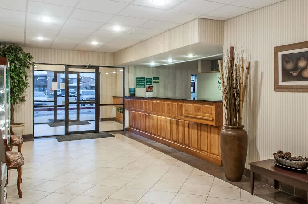 Quality Inn & Suites Grants - I-40 1