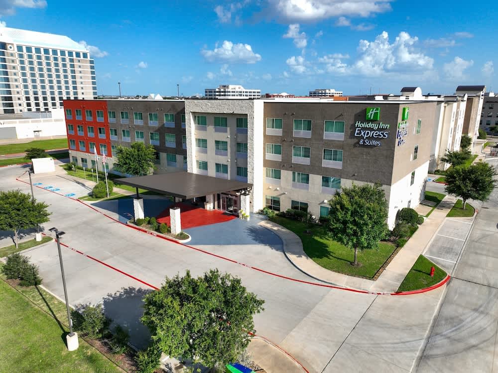 Holiday Inn Express & Suites DALLAS NW - FARMERS BRANCH by IHG 1
