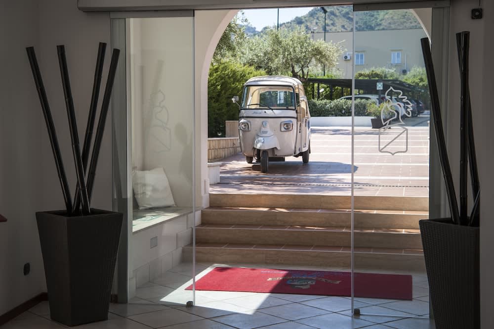 Hotel Baia Del Capitano 4