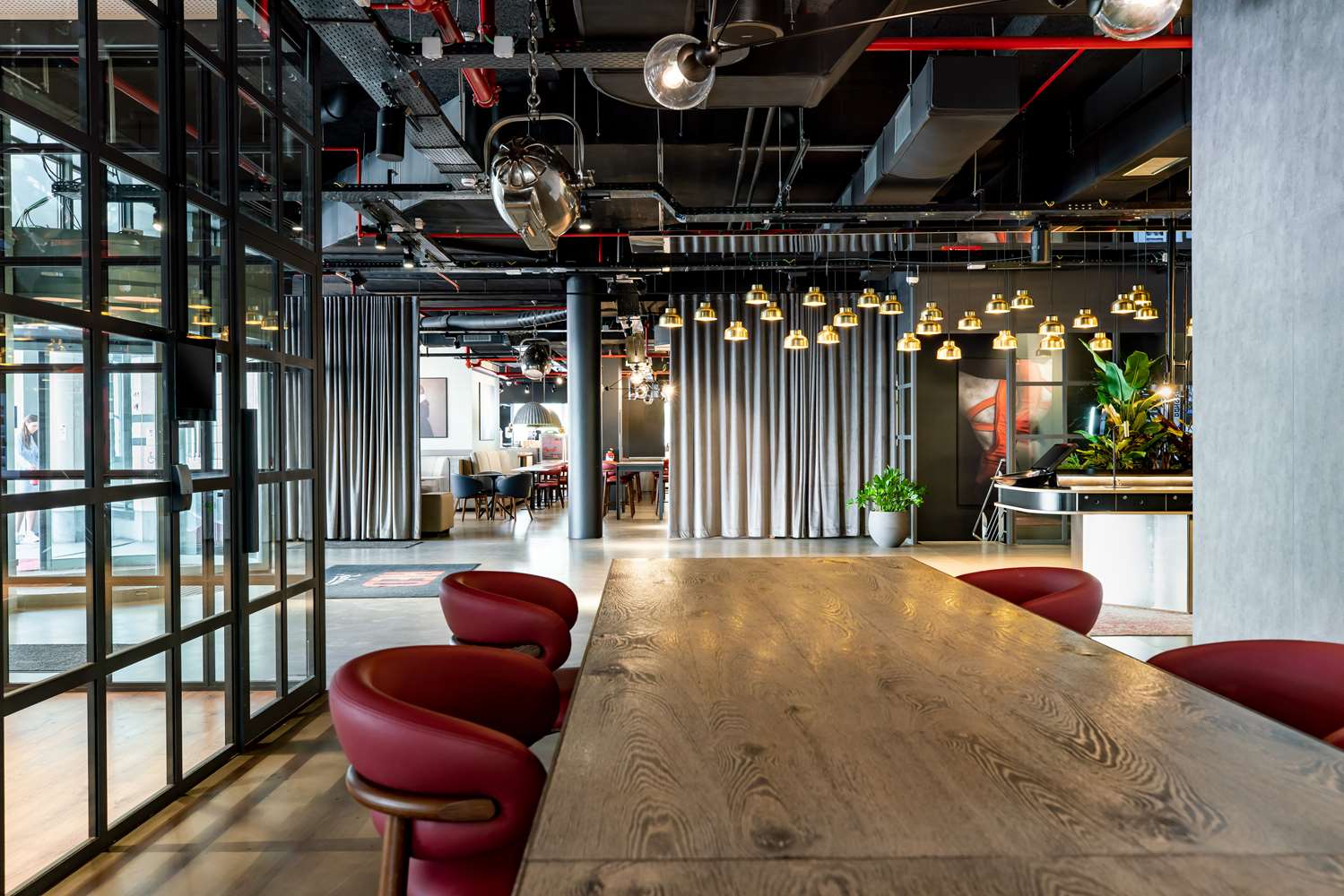 Radisson RED Brussels 2