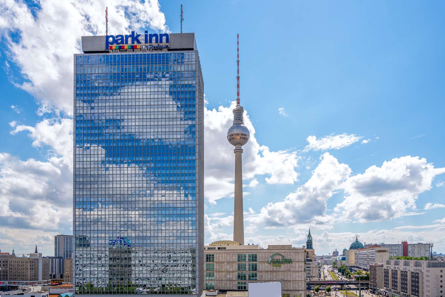 Park Inn by Radisson Berlin Alexanderplatz 5