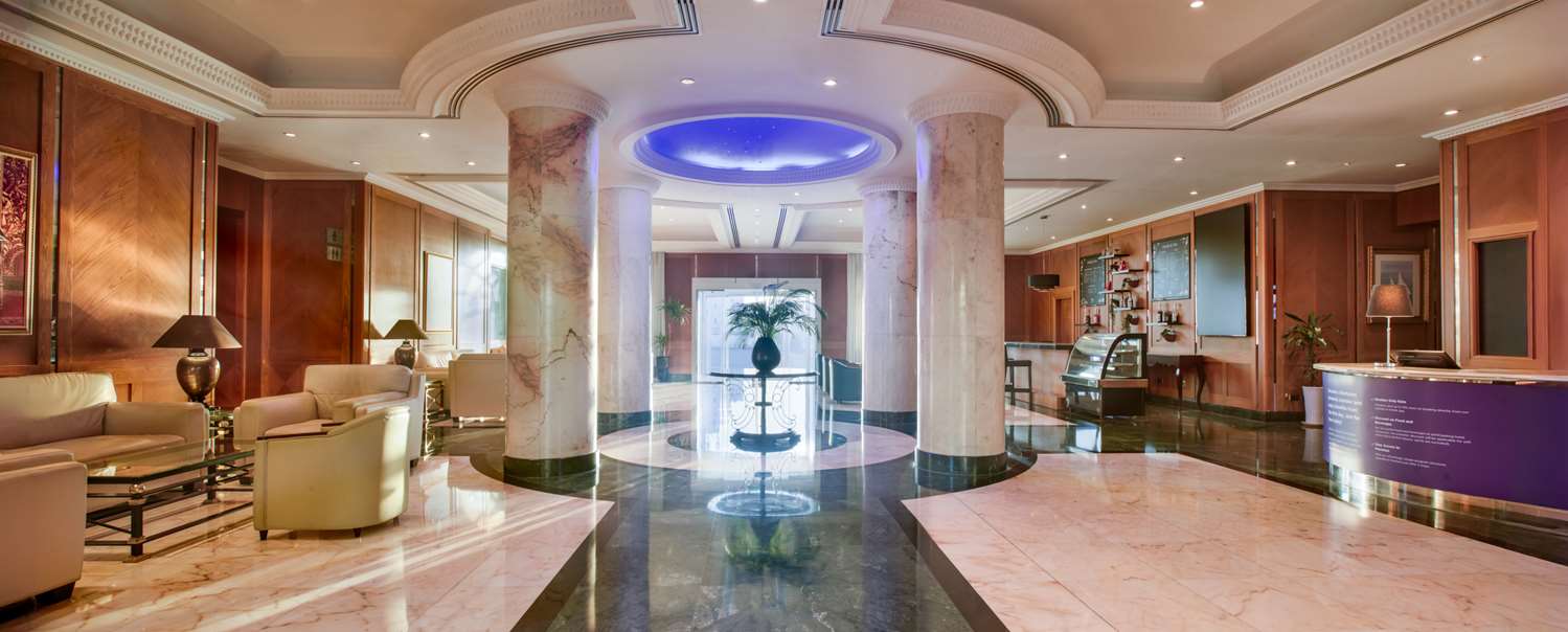 Radisson Blu Hotel, Muscat 2