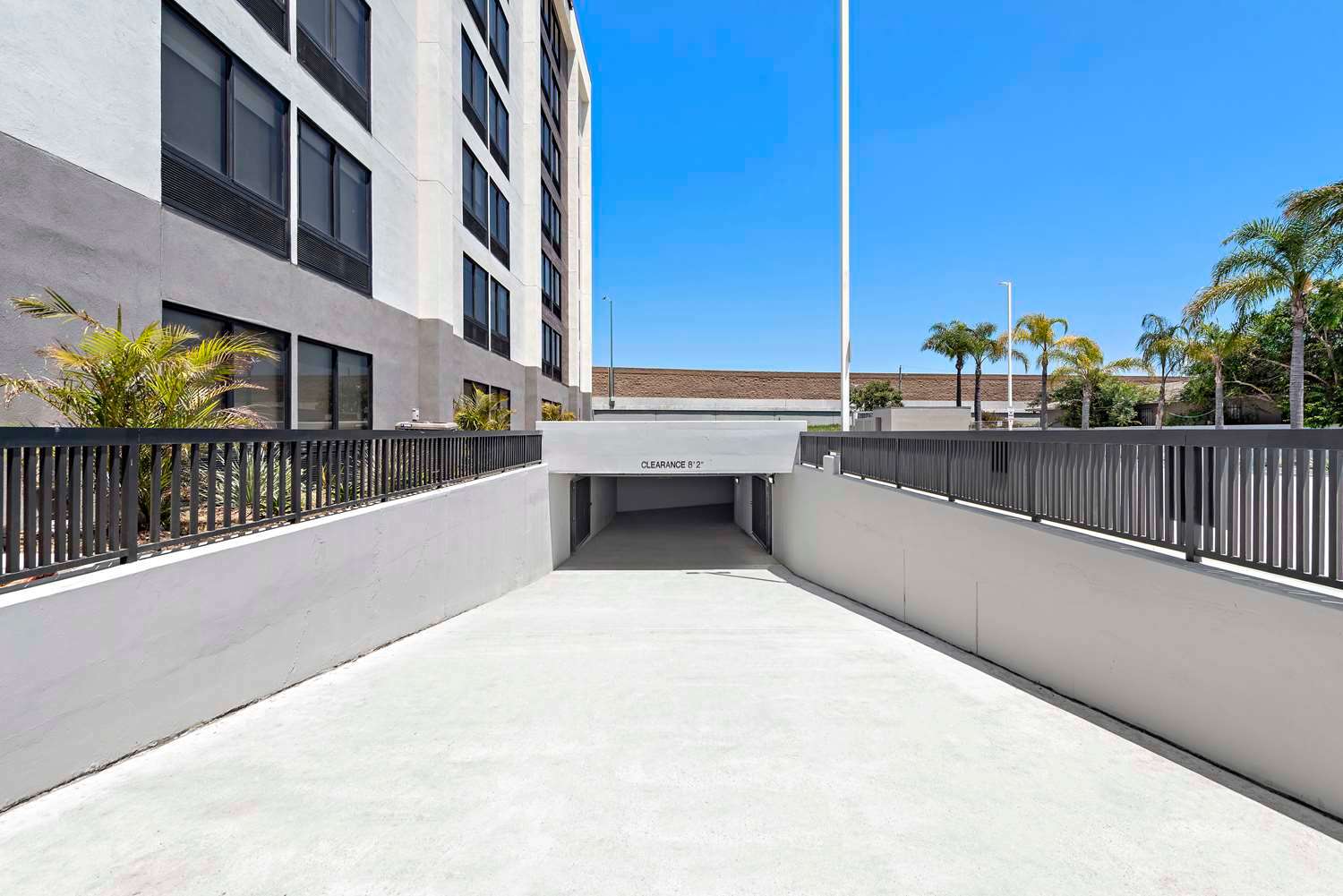 Hampton Inn by Hilton Los Angeles Airport 2