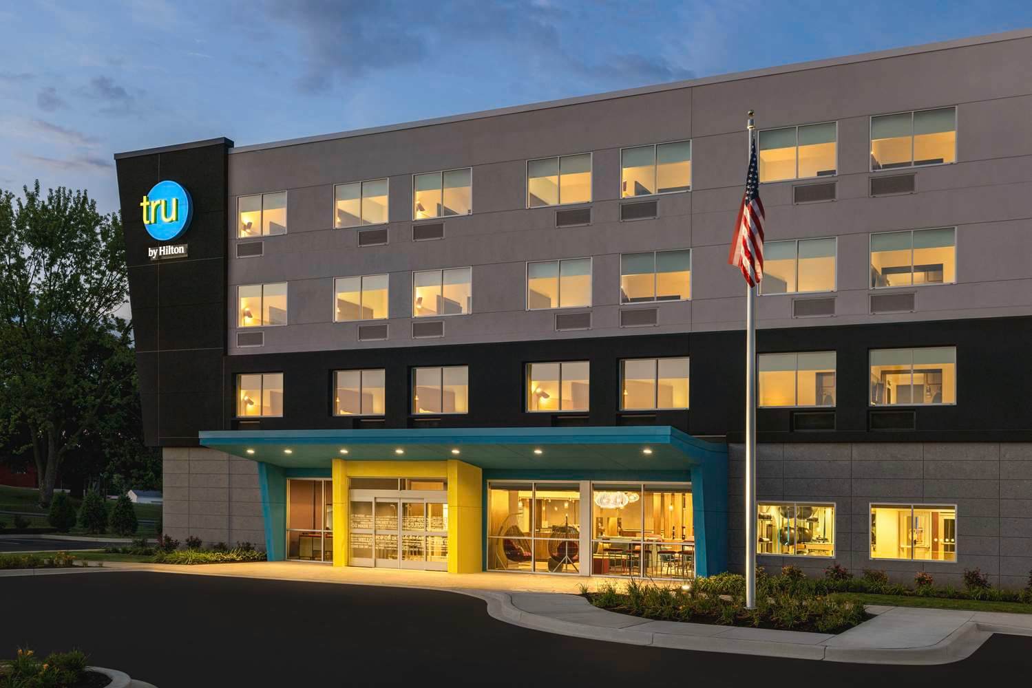 Tru By Hilton Martinsburg 4