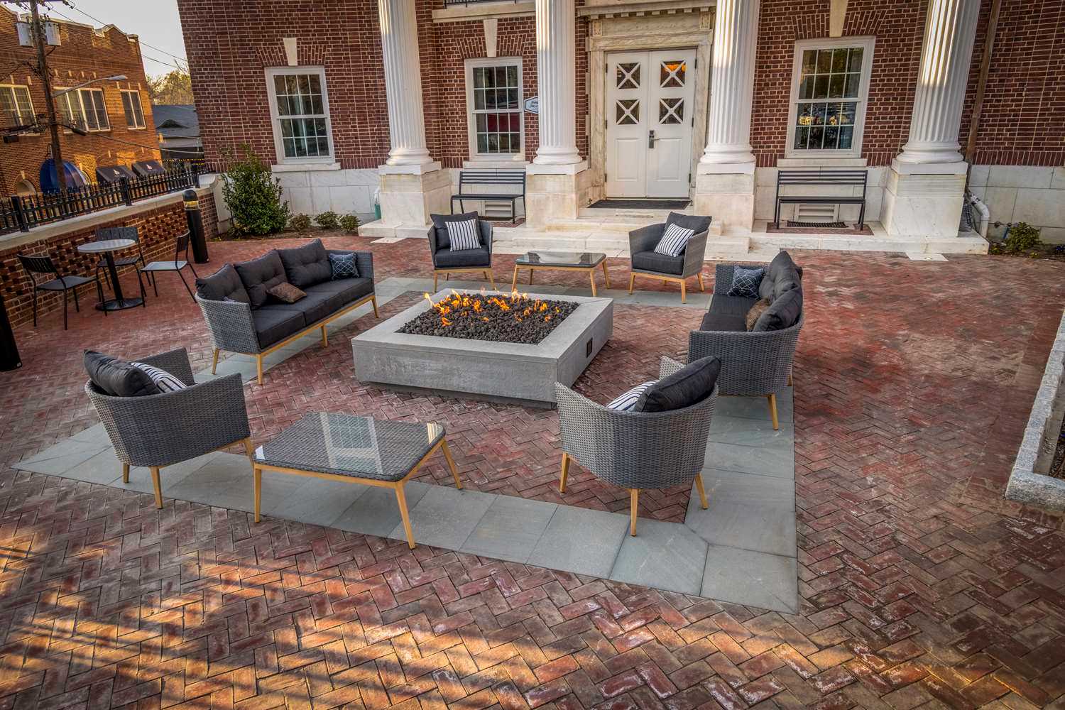 Hampton Inn & Suites Huntington Downtown, Ny 3