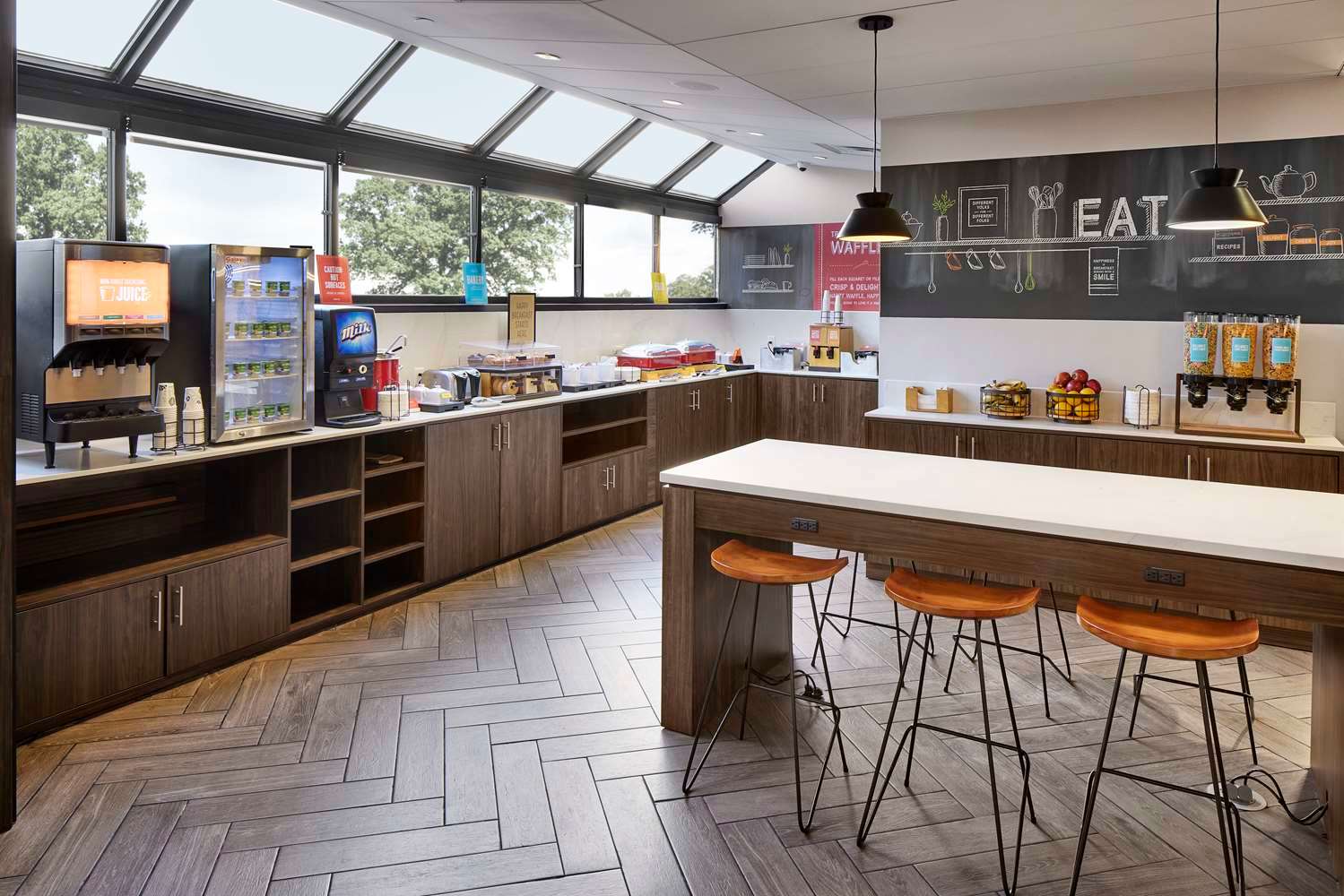 Hampton Inn Newark Airport 3