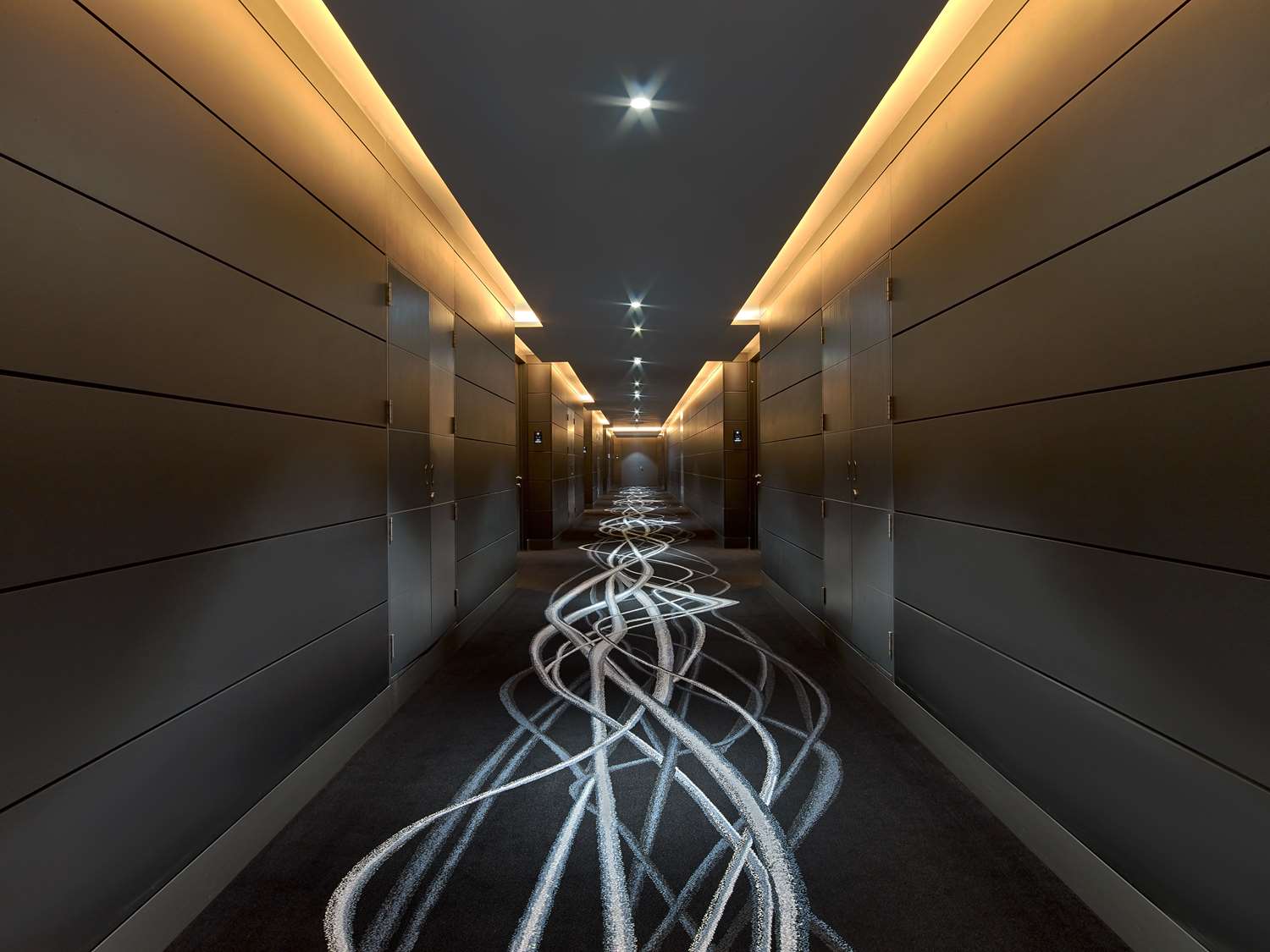 V Hotel Dubai, Curio Collection by Hilton 2