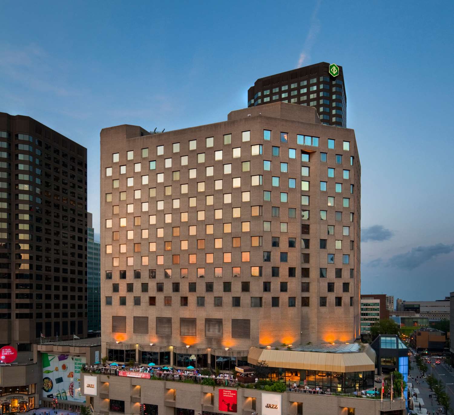 DoubleTree by Hilton Montreal 2