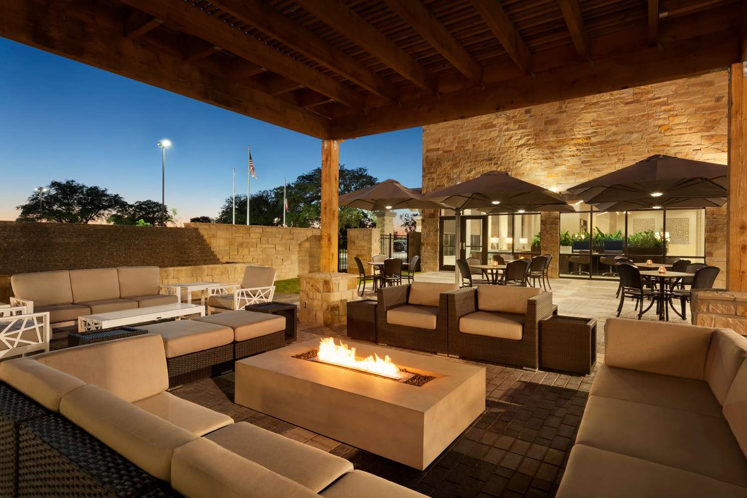 Embassy Suites by Hilton San Antonio Brooks Hotel & Spa 3