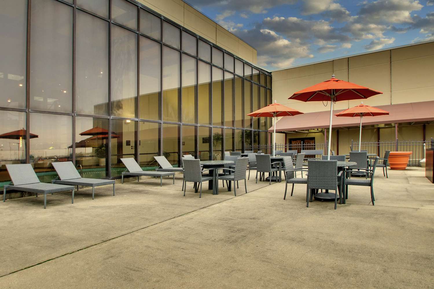 Doubletree By Hilton Mt. Vernon 2