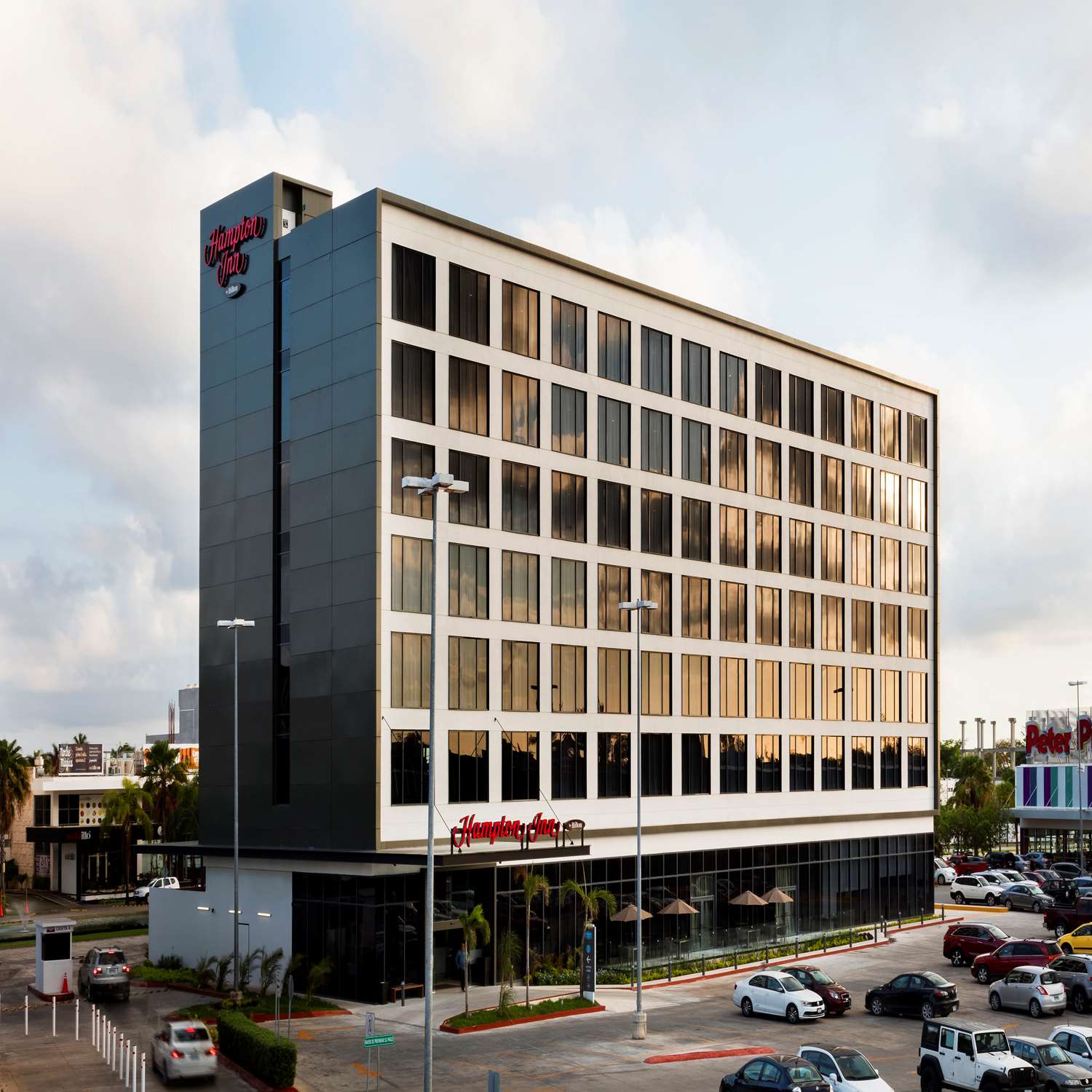 Hampton Inn by Hilton Cancun Cumbres 2