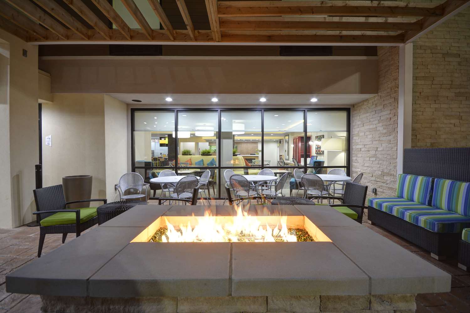 Home2 Suites By Hilton Fort Worth Lake Worth 2