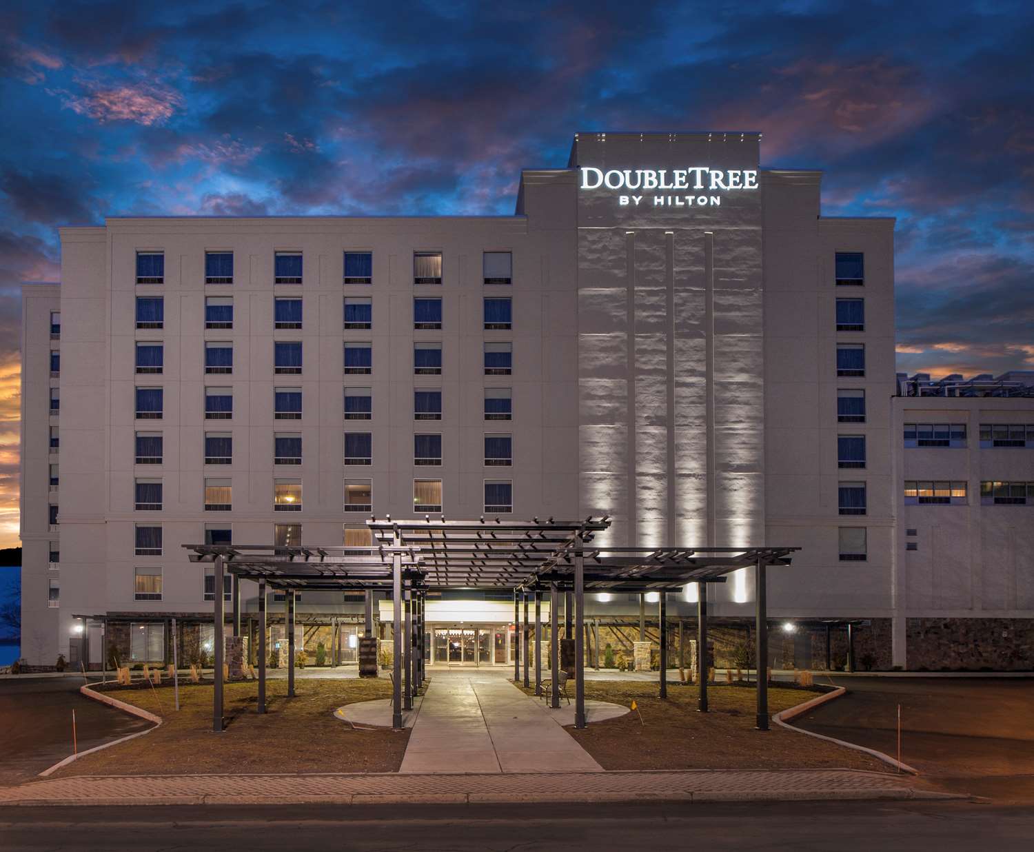 DoubleTree by Hilton Niagara Falls New York 5