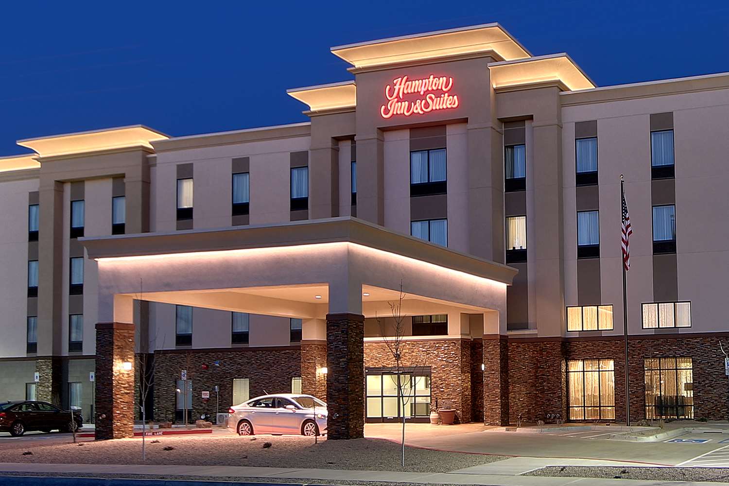 Hampton Inn & Suites Albuquerque Airport 1