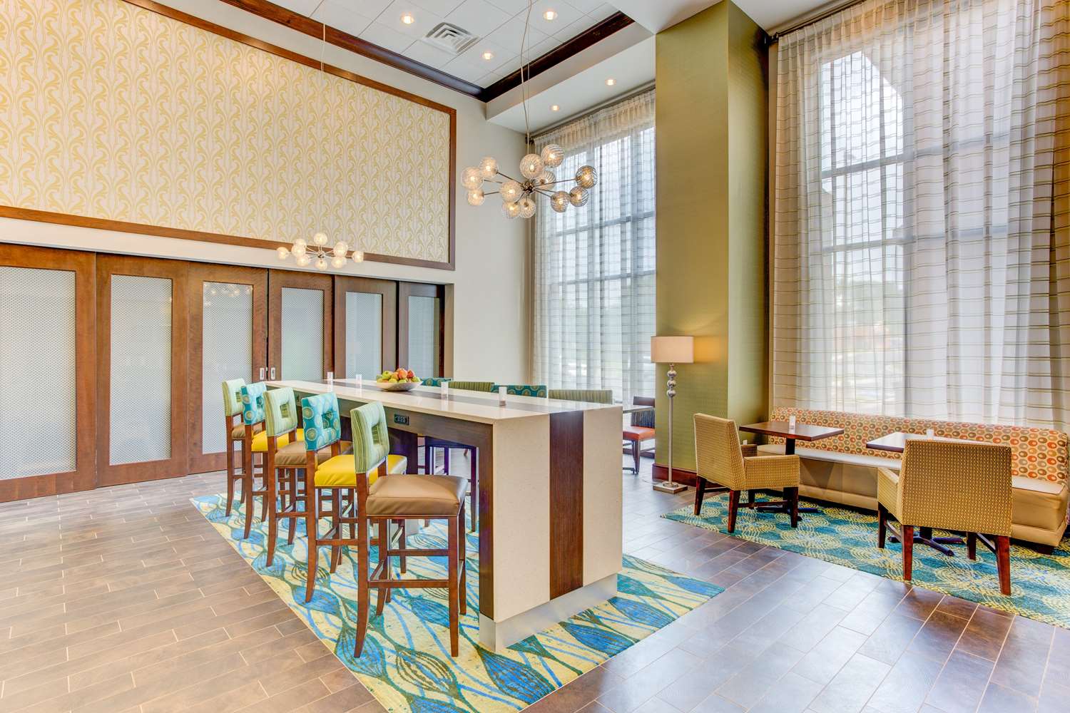 Hampton Inn & Suites Manchester, TN 2