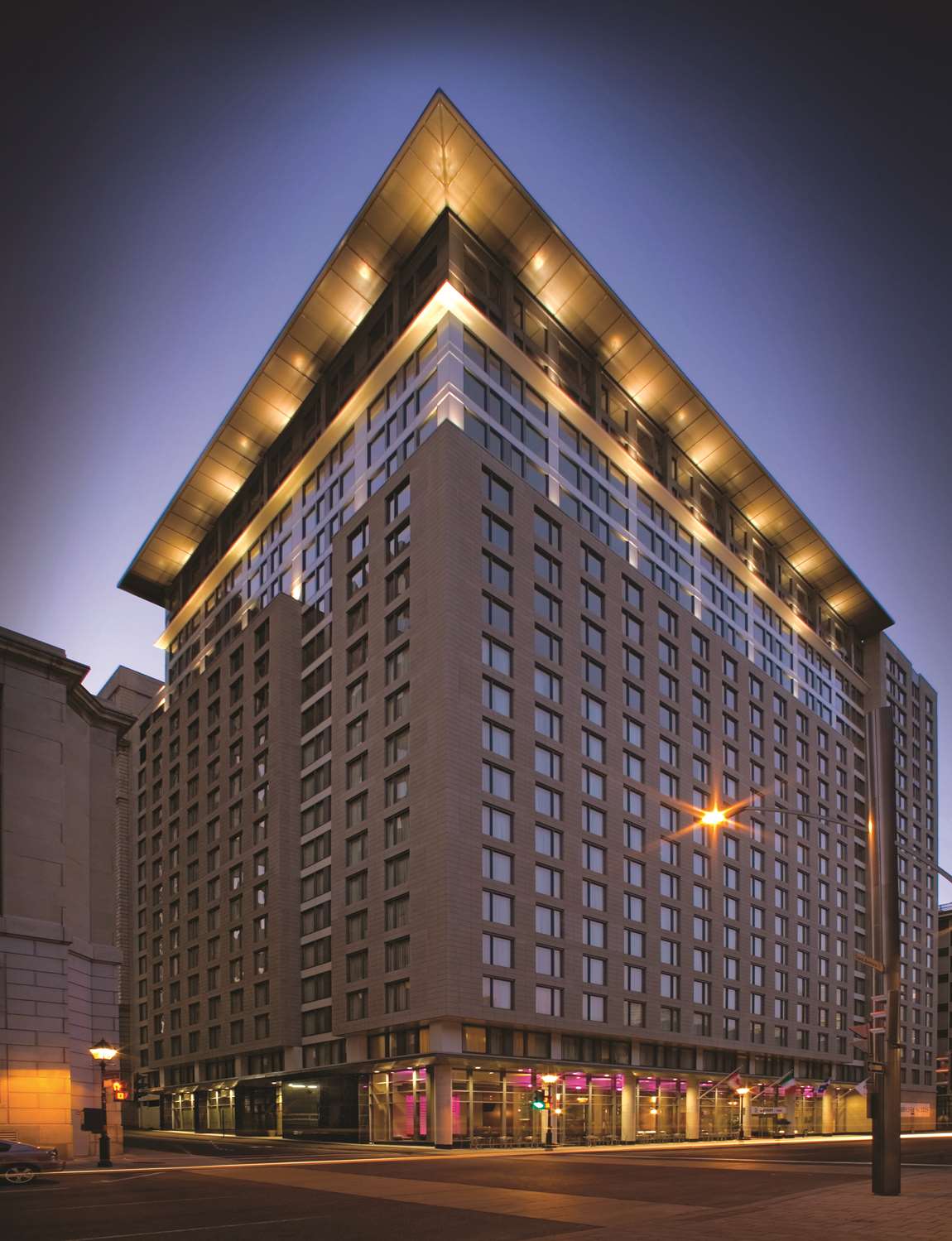 Embassy Suites by Hilton - Montreal 2