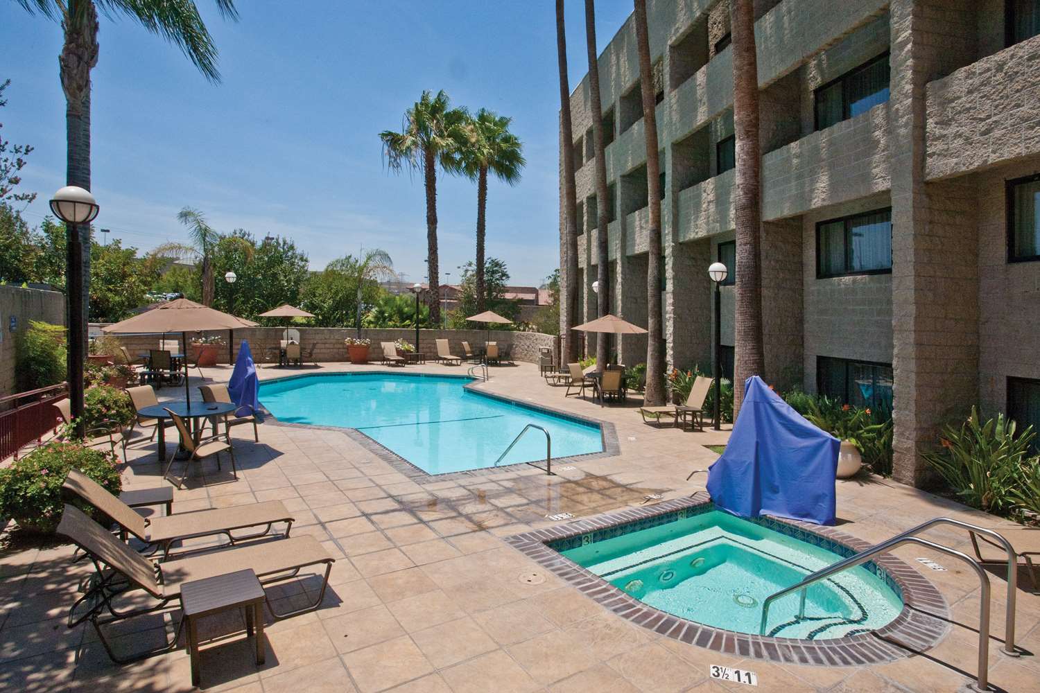 DoubleTree by Hilton Los Angeles-Rosemead 4