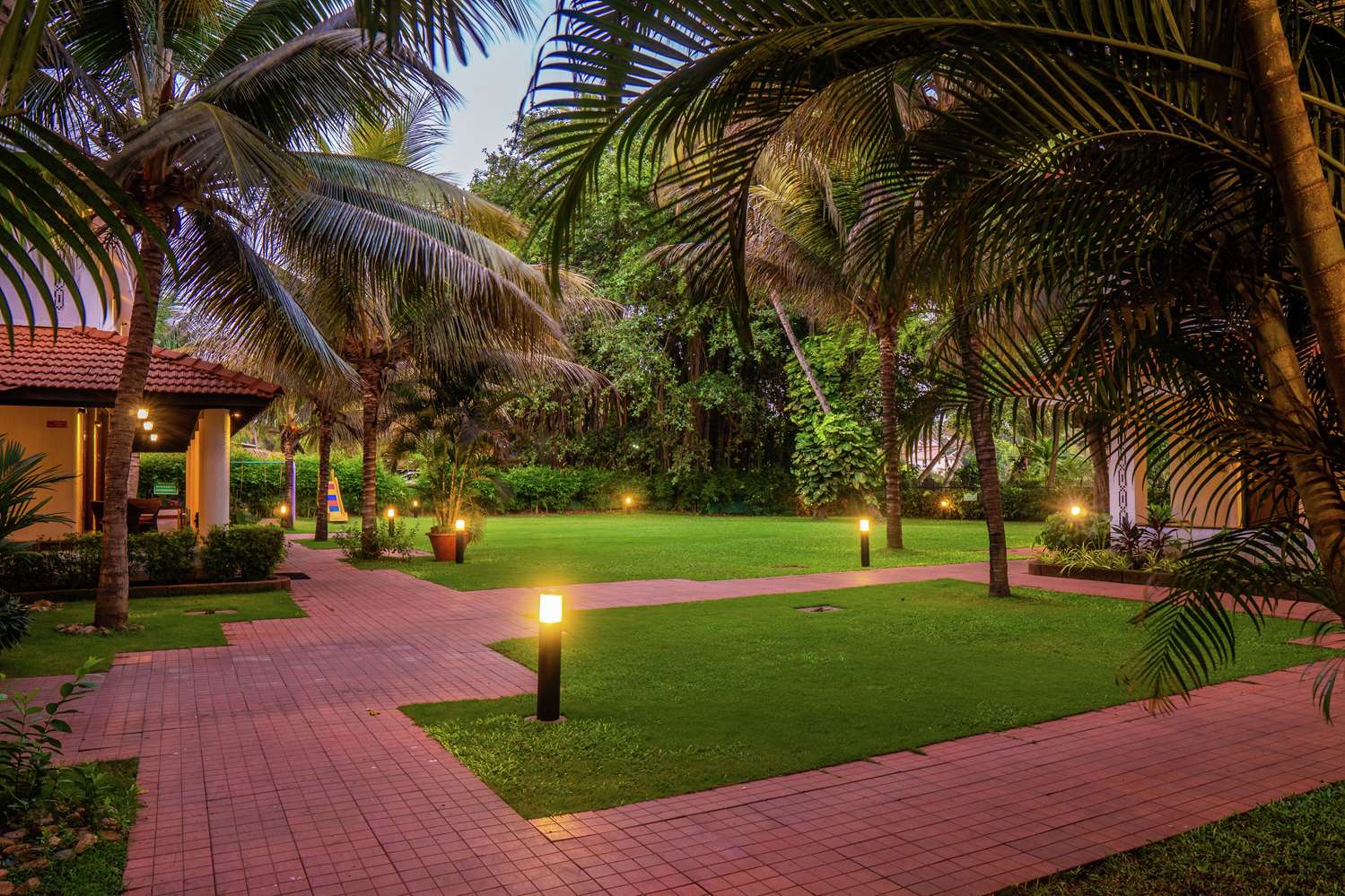 DoubleTree by Hilton Goa - Arpora - Baga 2