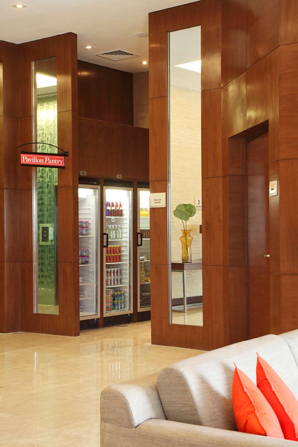 Hilton Garden Inn New Delhi/Saket 2