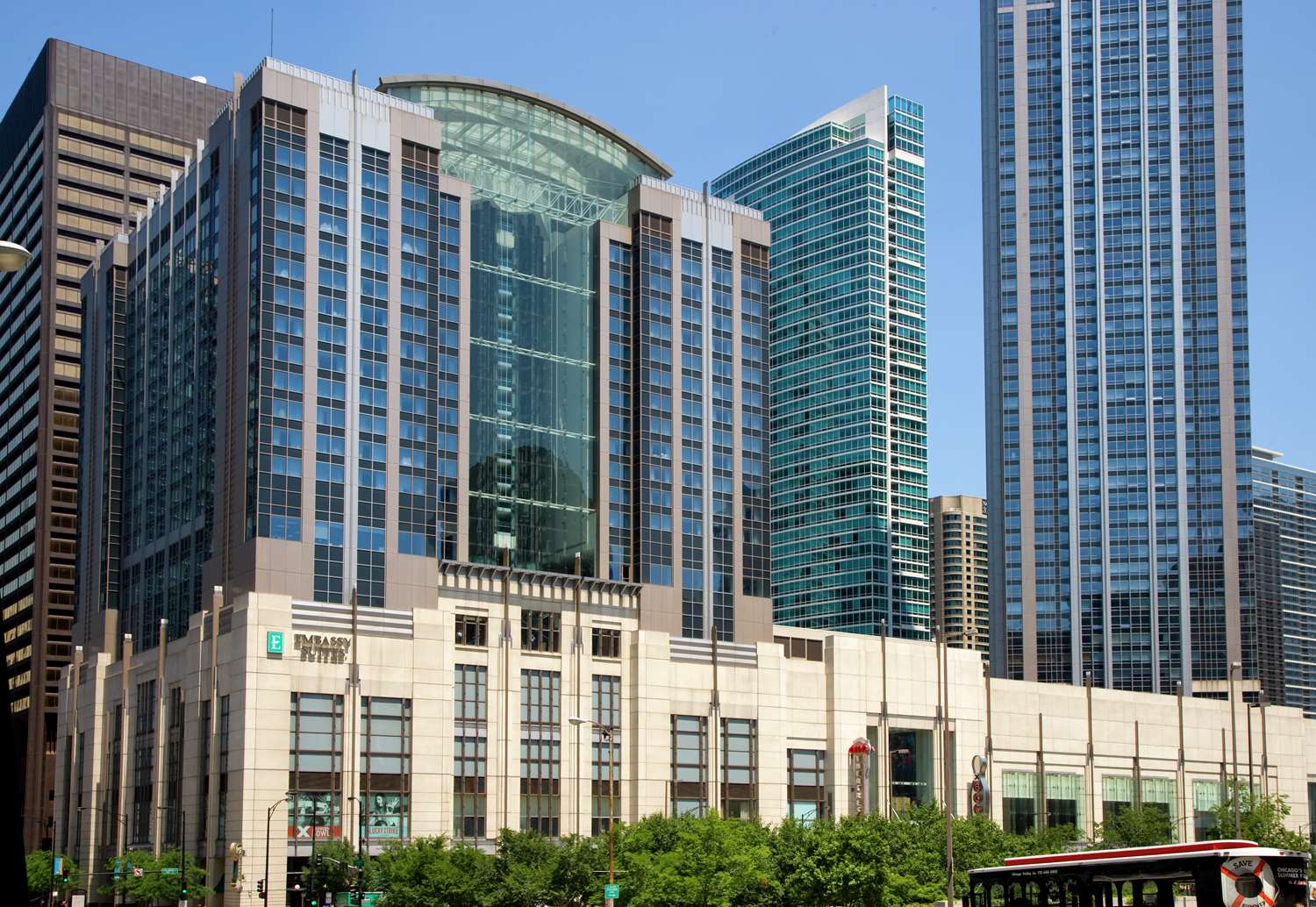 Embassy Suites by Hilton Chicago Magnificent Mile 4