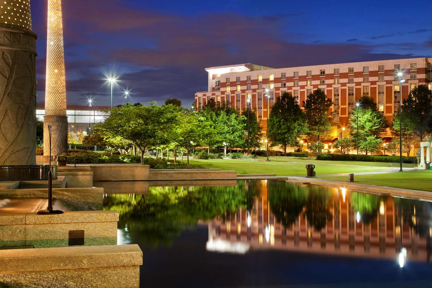 Embassy Suites by Hilton Atlanta Centennial Olympic Park 2
