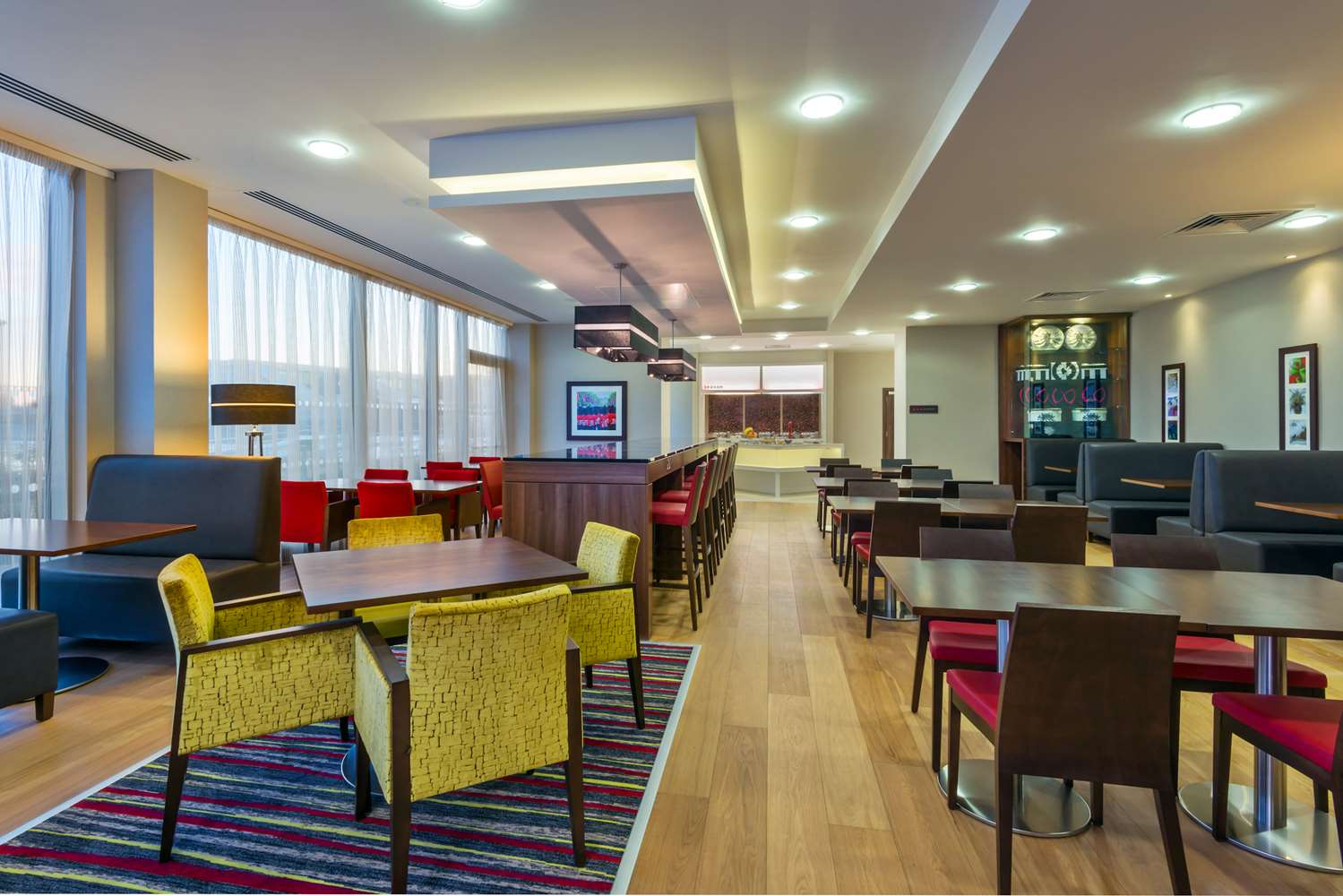 Hampton by Hilton London Luton Airport 3