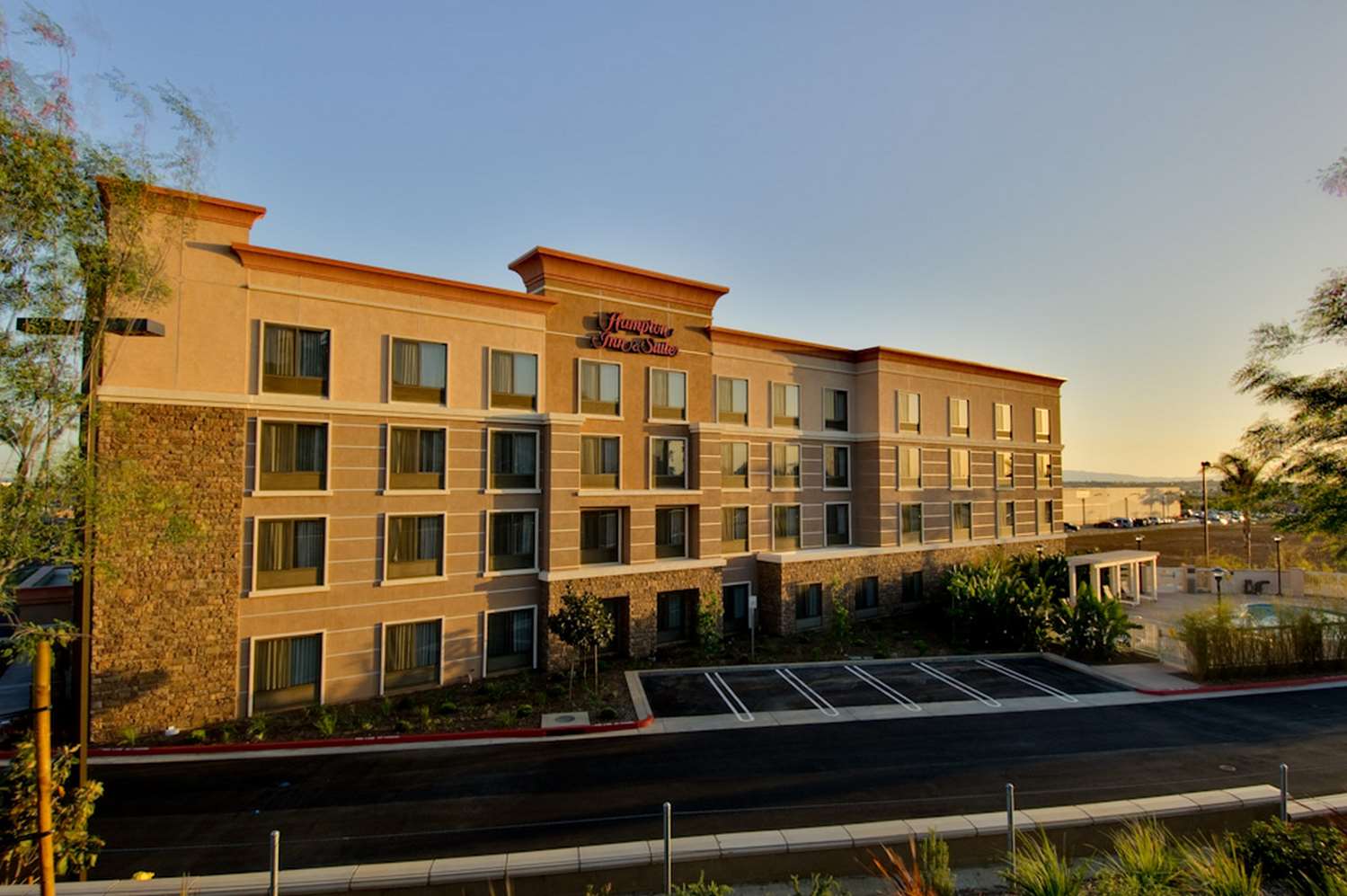 Hampton Inn & Suites Moreno Valley 2