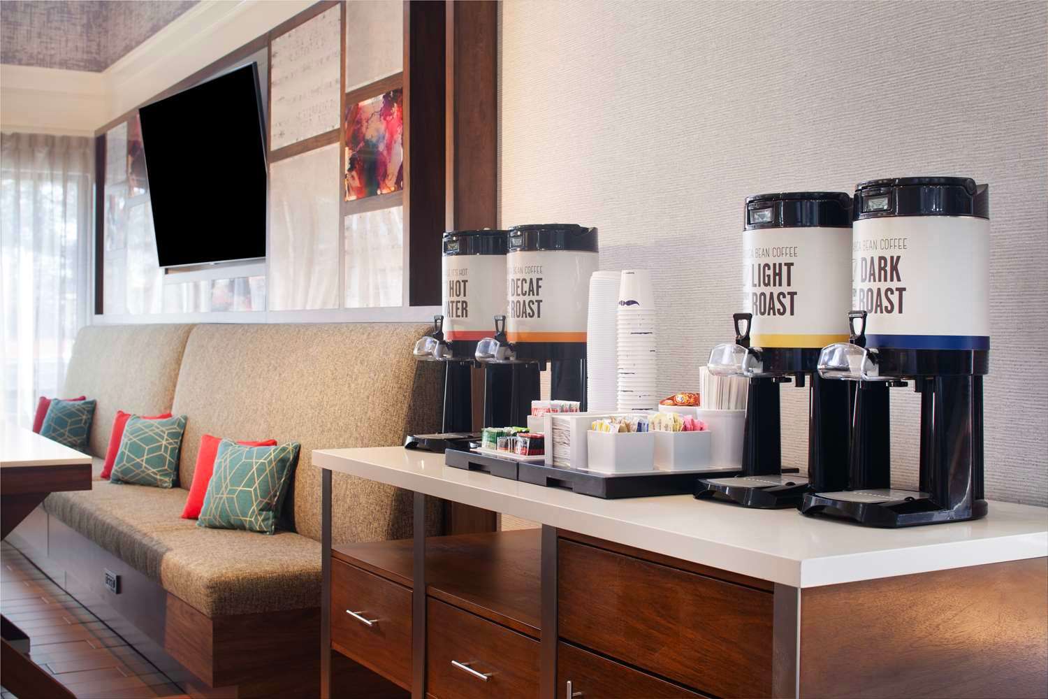 Hampton Inn & Suites Atlanta Airport North I85 2