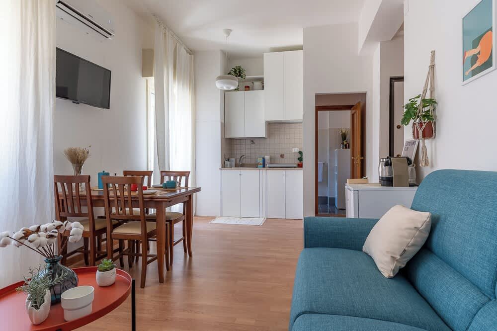 Ierone Apartment with Balcony by Wonderful Italy 1