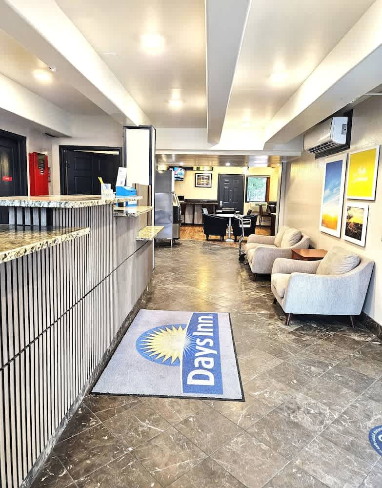 Days Inn by Wyndham Denver Downtown 2