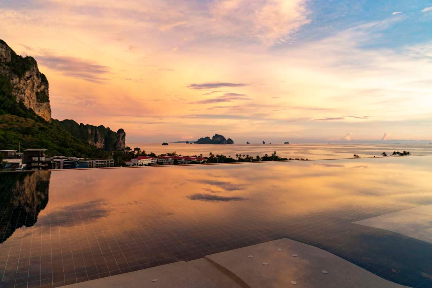 Avani Ao Nang Cliff Krabi Resort 1