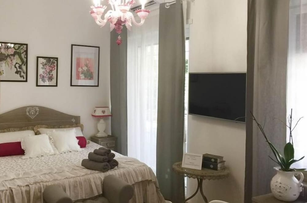 la piazzetta delle regine 5