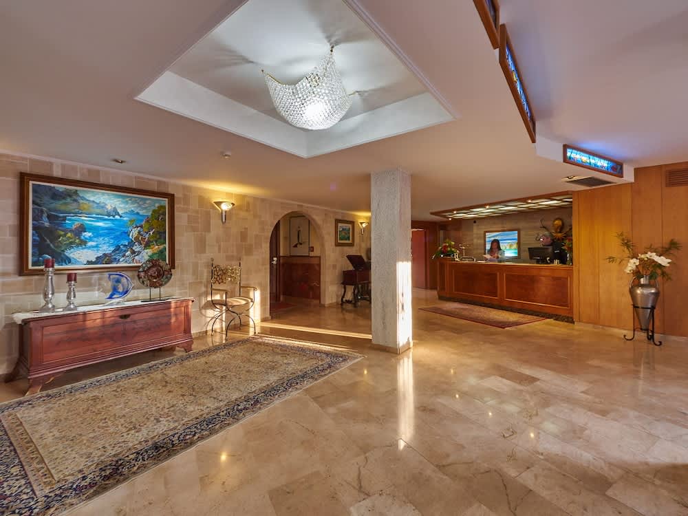 Hotel Petit Cala Fornells 3