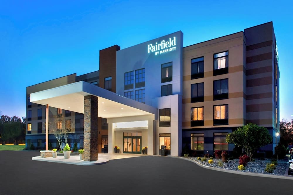 Fairfield Inn & Suites by Marriott Rome 1