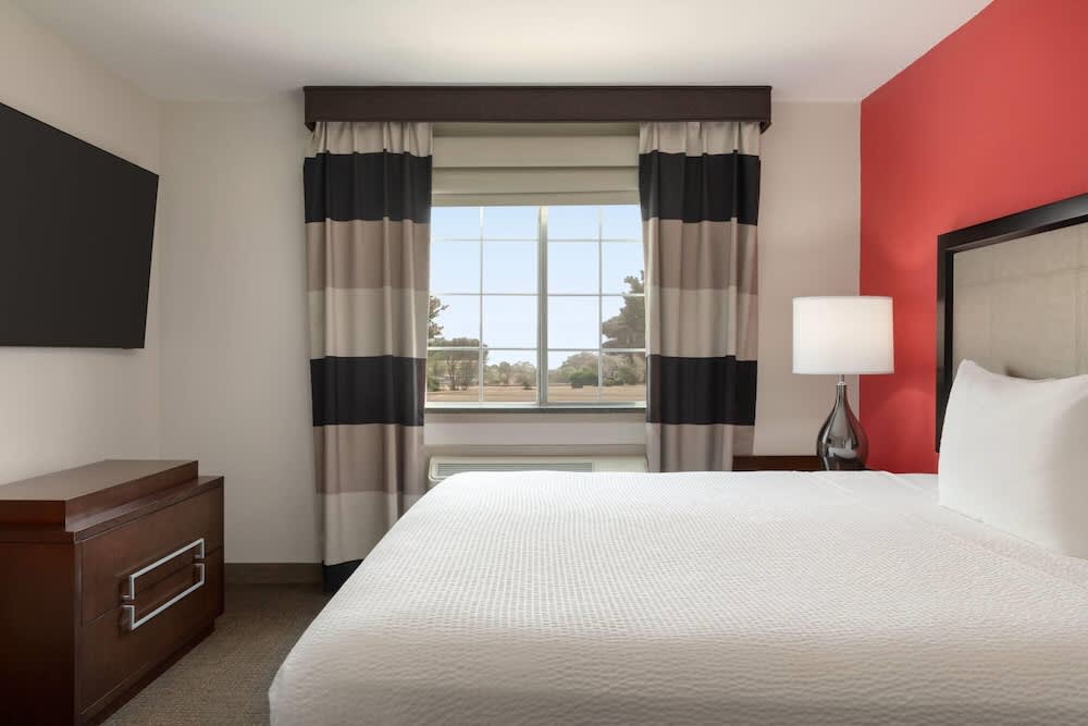 Ramada by Wyndham Del Rio 5