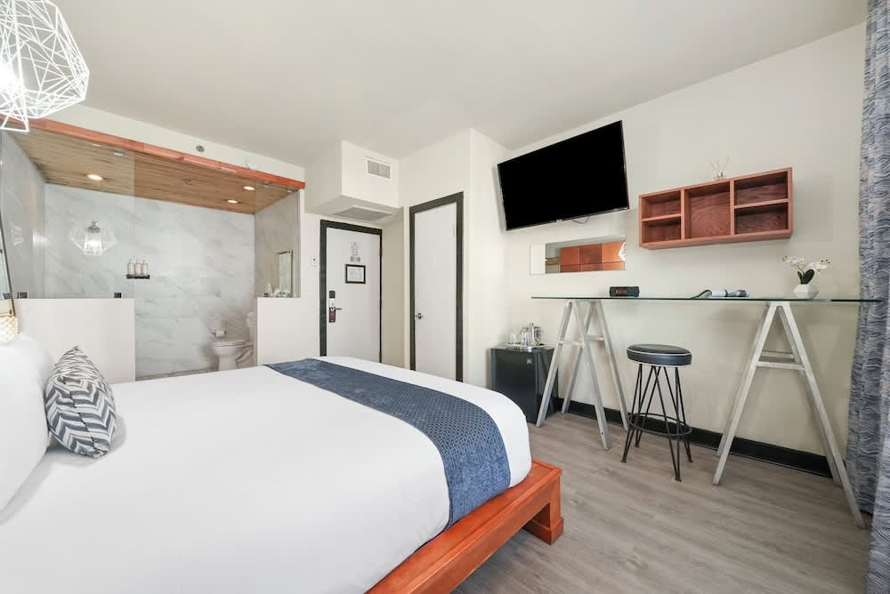 Chesterfield Hotel & Suites 3