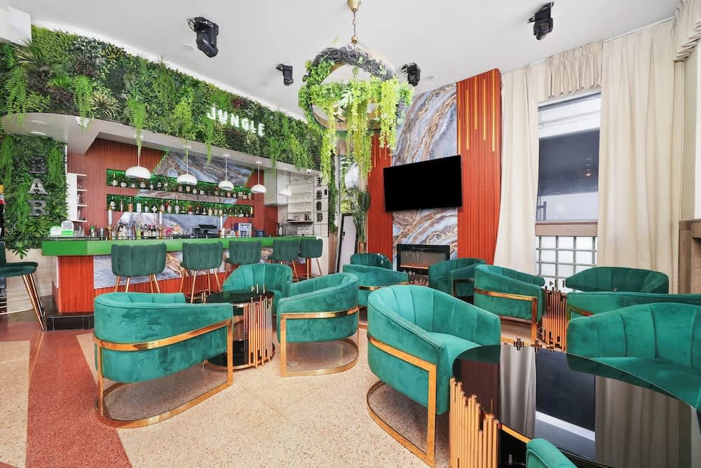 Chesterfield Hotel & Suites 1