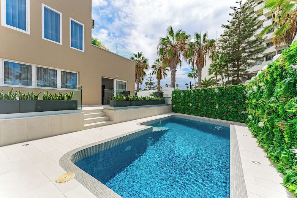 BAL Apartments Adults Only 1