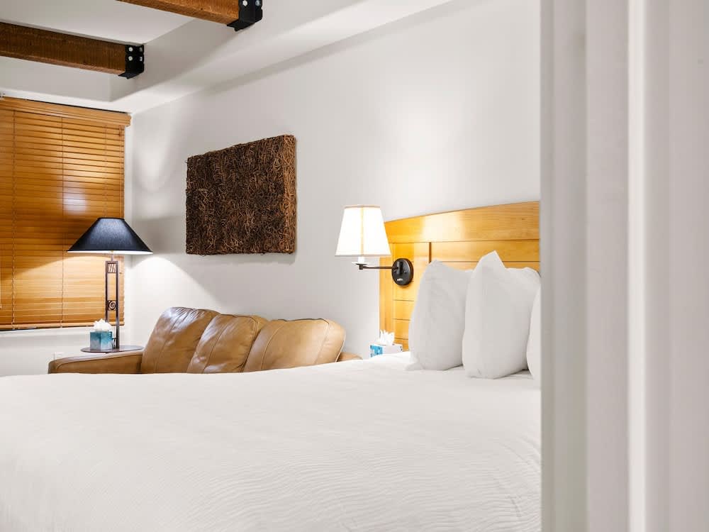 Newpark by All Seasons Resort Lodging 2