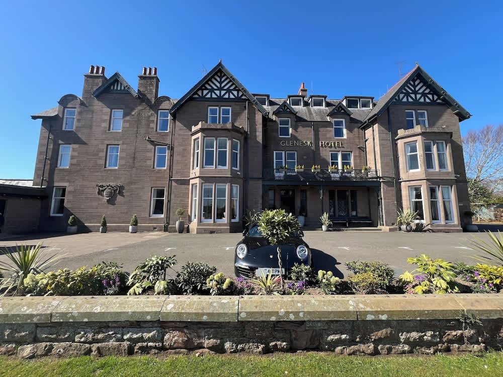 Glenesk Hotel 1