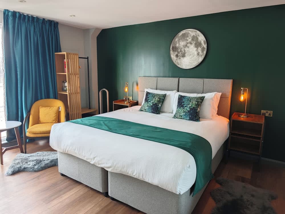 Pinnacle Suites Hotel 1